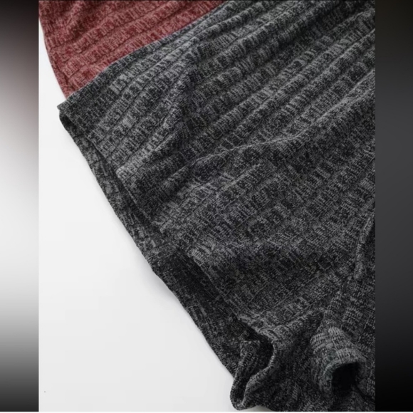 2 Piece Ribbed Pajama Set- Size LG in Ash Gray - Picture 4 of 4